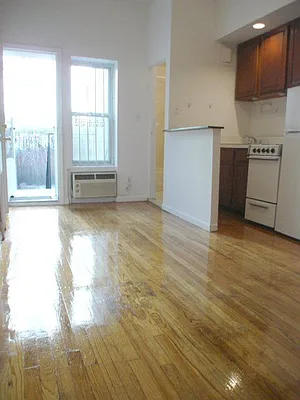 Rented by Glasser Realty LLC | media 2