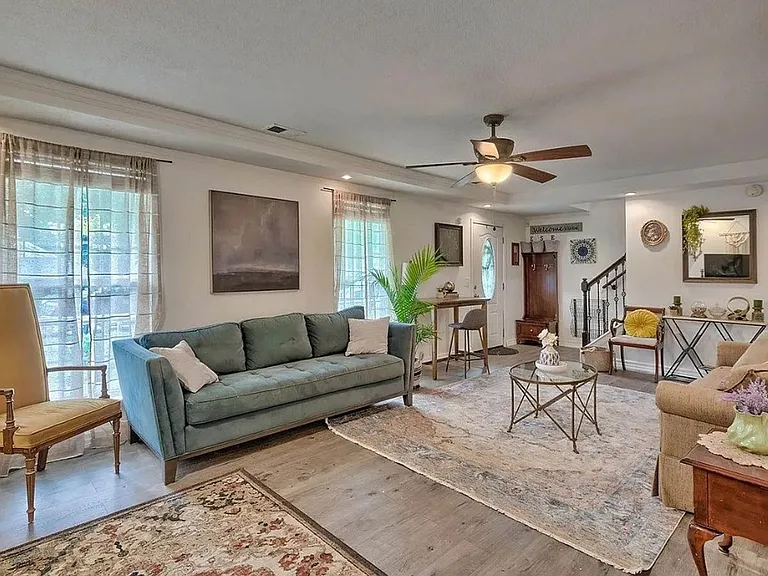 189 Hester Woods Dr — Photo 4