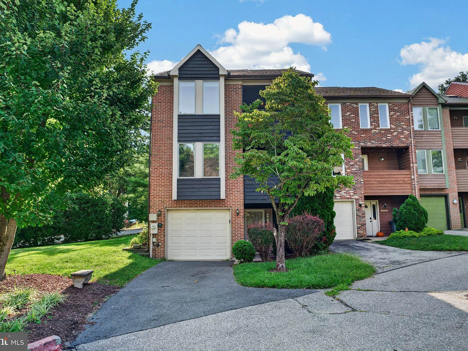 3 bed, 2.5 bath, 1853 sqft, $3,200 — Photo 1