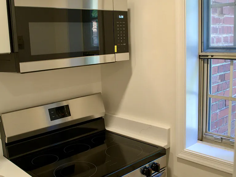 1728 N Rhodes St #281 — Photo 13