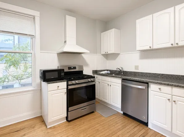 3919 N Southport Ave #2, Chicago, IL 60613