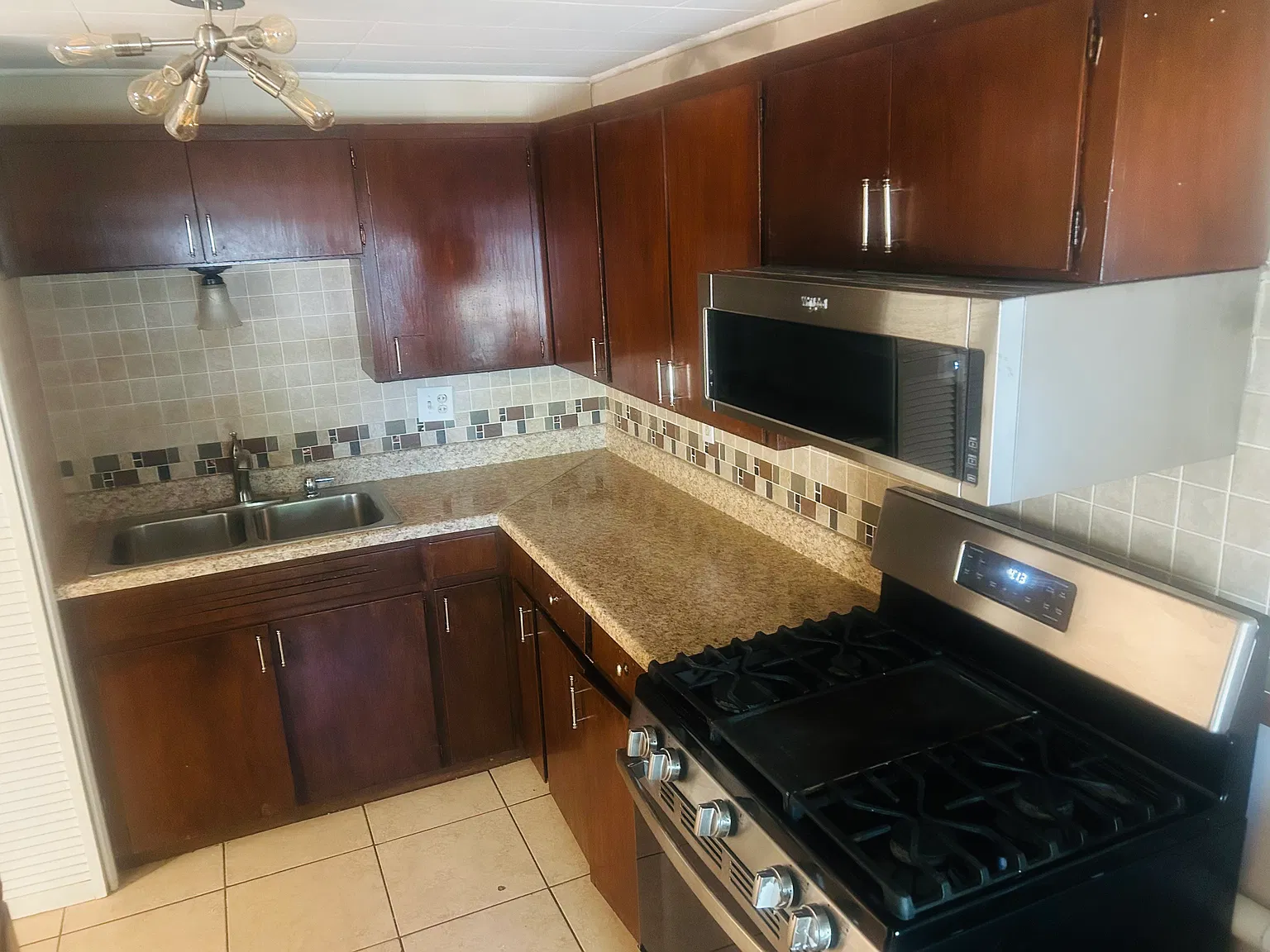 2 bed, 850 sqft, $975 — Photo 4