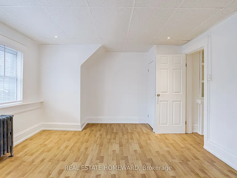 208 Ontario St #UPPER — Photo 25