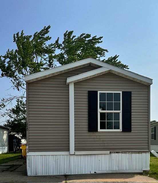1st image of 1820 Deerfield St #104