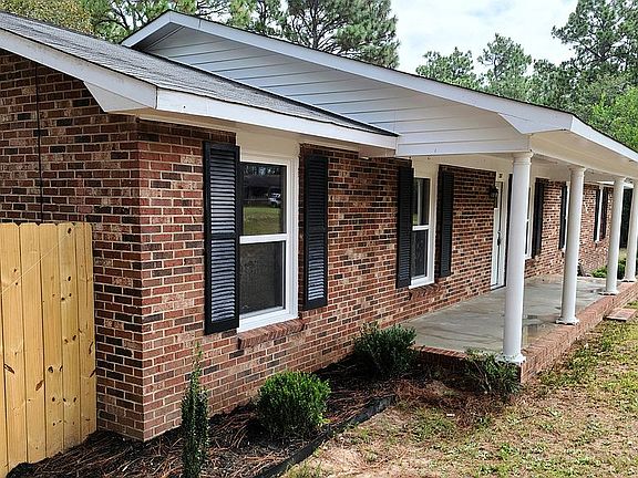 2nd image of 207 Hillcrest Dr