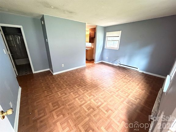 2nd image of 6783 Glover Ln