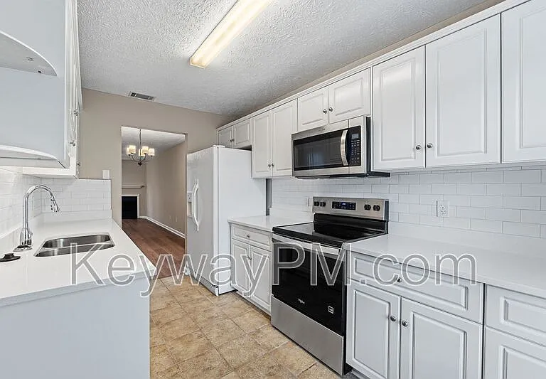 858 Pawley Ct — Photo 3