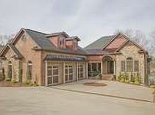 6356 Lakeview Dr, Buford, GA 30518