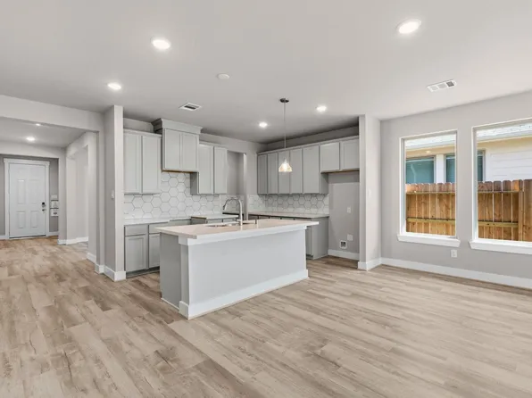 4542 Blue Mountain Laurel St, Pinehurst, TX 77362