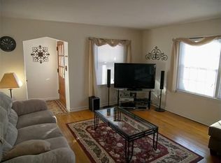 4532 N 105th St, Wauwatosa, WI 53225