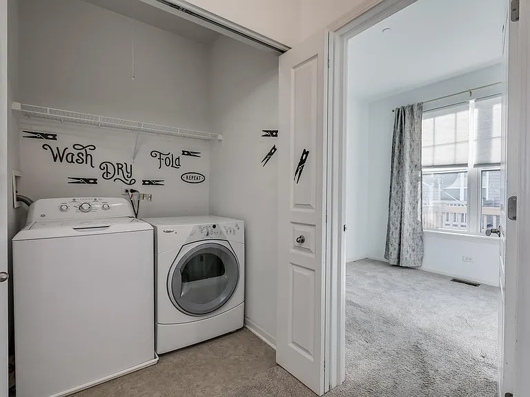 220 Laurel Ave — Photo 20