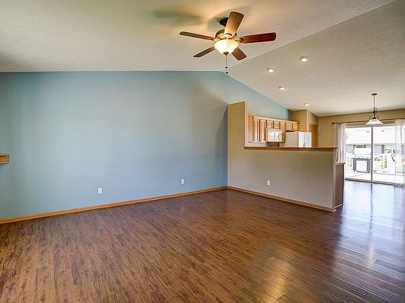 4th image of 1308 Cumberland Dr
