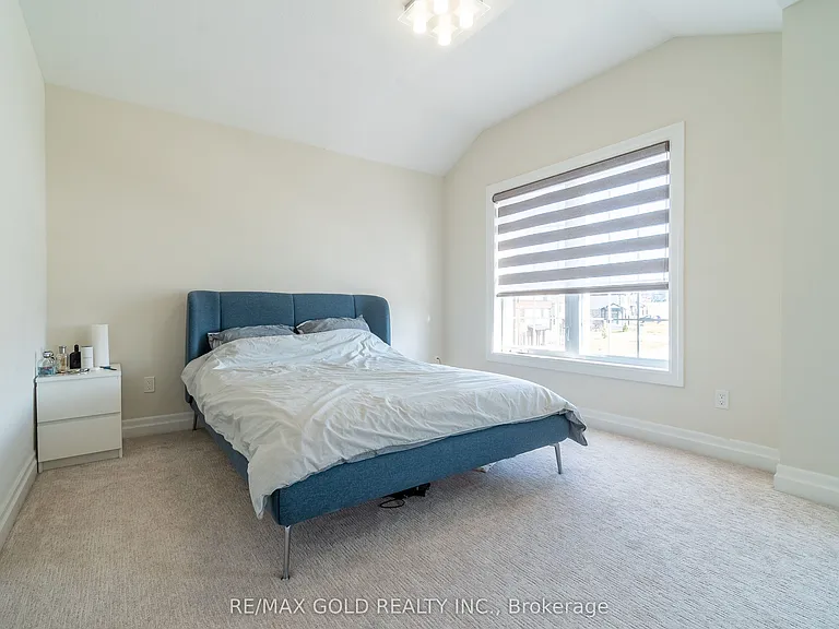 2591 Sheffield Blvd — Photo 37