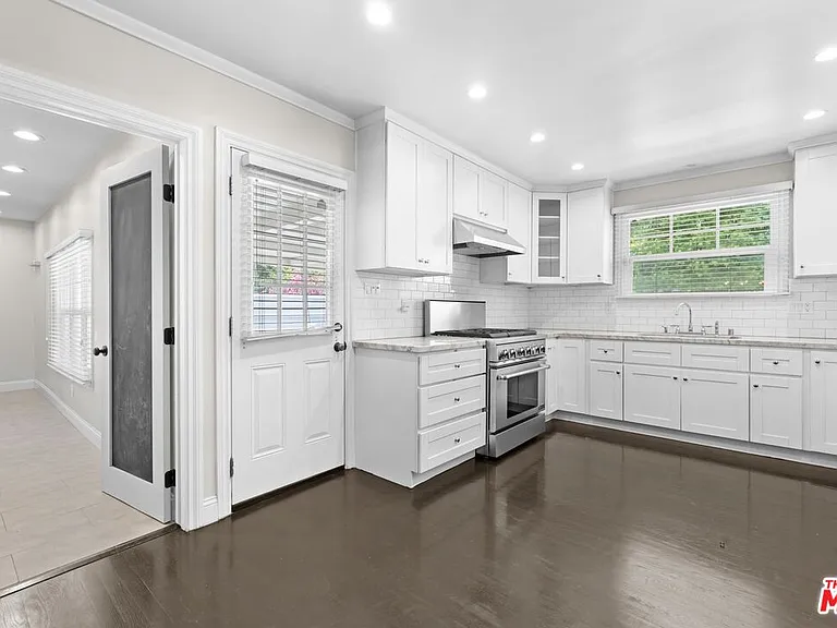 5525 Matilija Ave — Photo 5