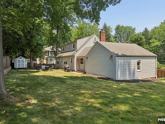 3rd image of 38 Schraalenburgh Rd
