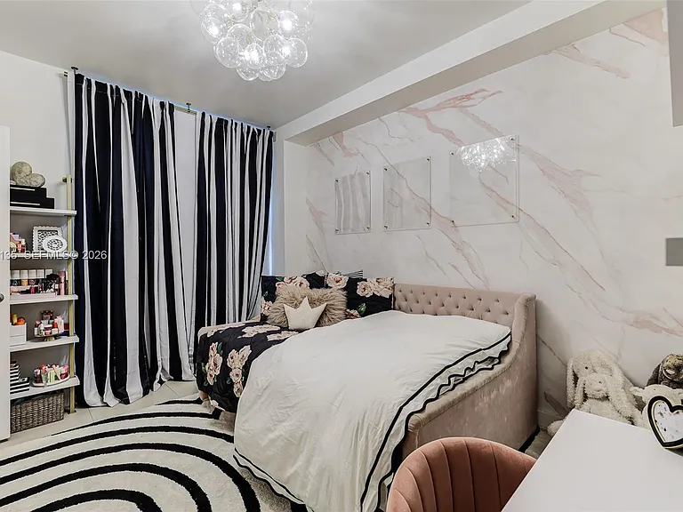 6000 Collins Ave #523 — Photo 21