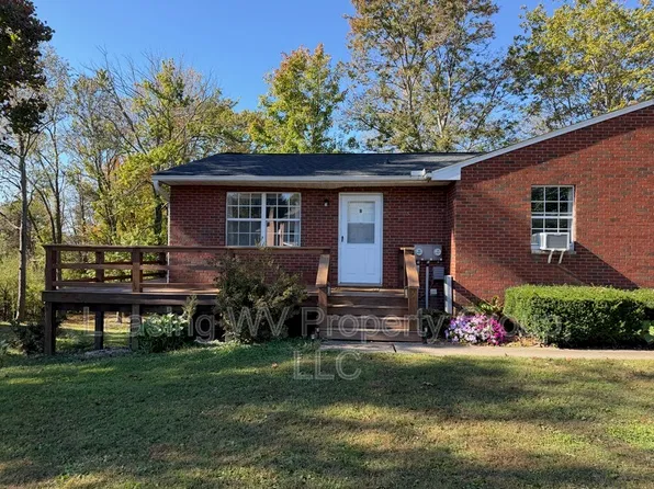 2029 Mount Vernon Rd #B, Hurricane, WV 25526