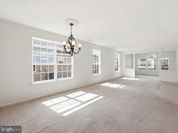 4th image of 539 Riviera Dr