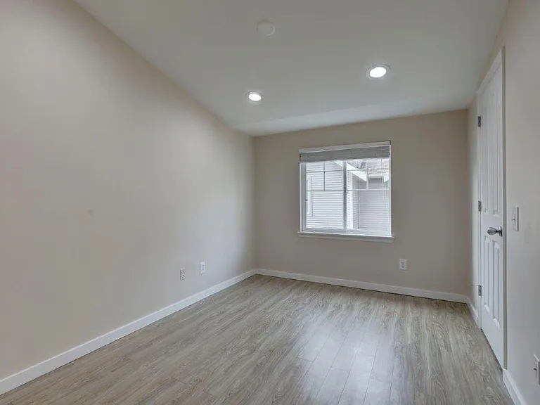 12717 Greenwood Ave N #B — Photo 6
