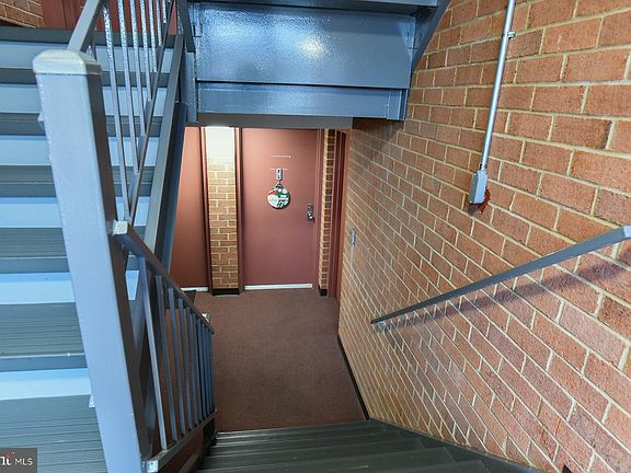 4th image of 1631 Edgewood Pl APT 3