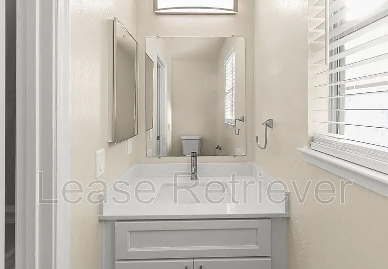 825 Heritage Pl — Photo 38