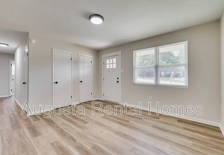 3413 Charing Cross Ct — Photo 6