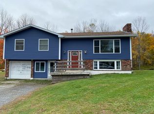 1075 Lakeview Dr, China, ME 04358