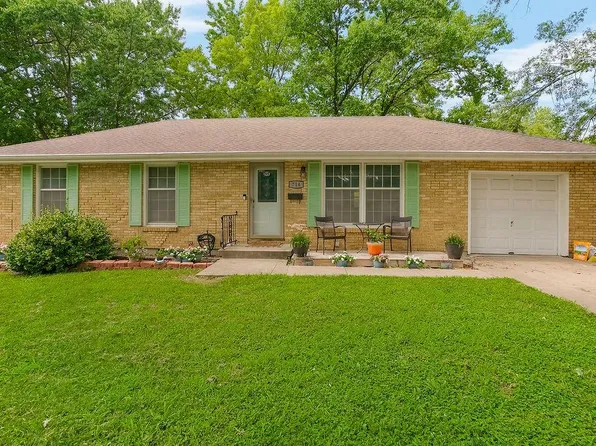 714 SW Williams St, Lees Summit, MO 64081