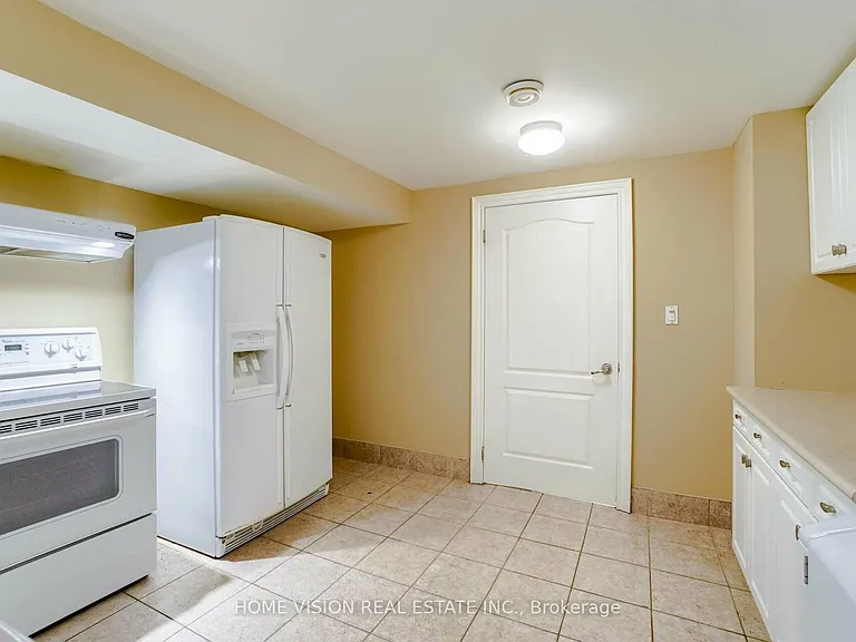 24 E Sandbanks Dr #BASEMENT — Photo 11