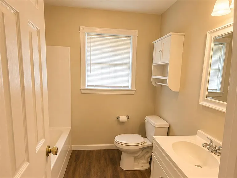 411 W College St — Photo 5