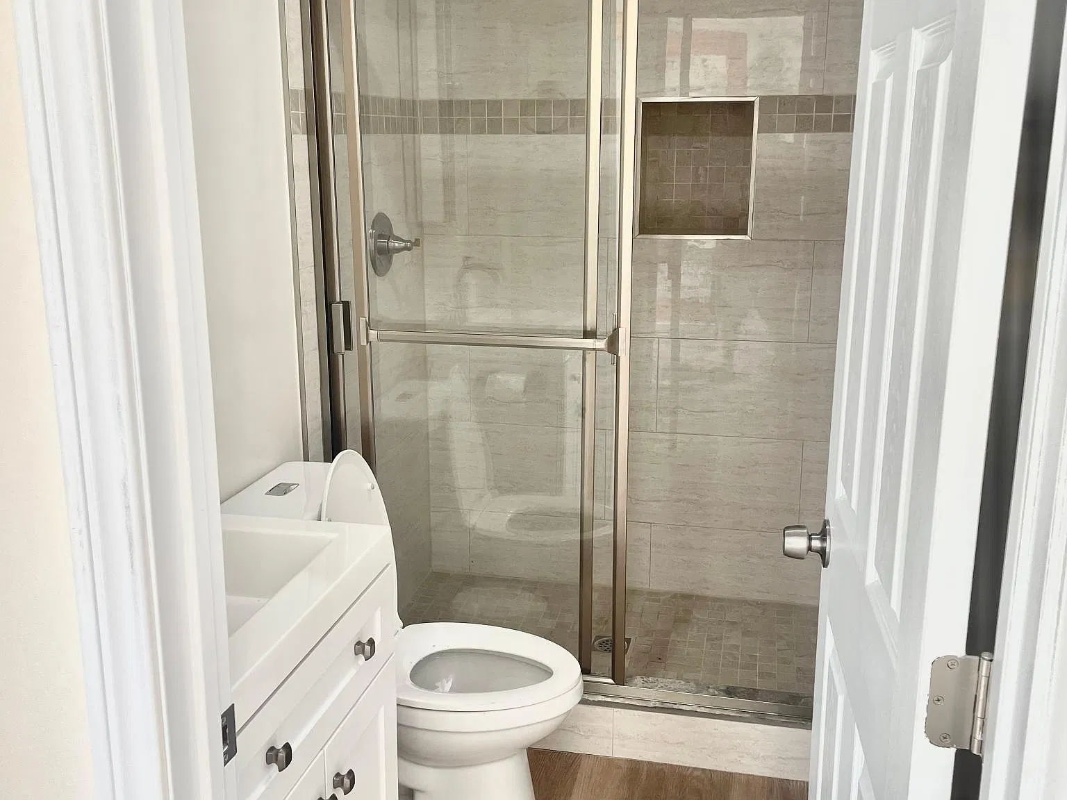 1516 Glenwood Rd — Photo 4