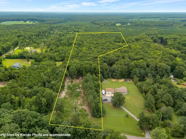 6 Eastham Rd, Bumpass, VA 23024