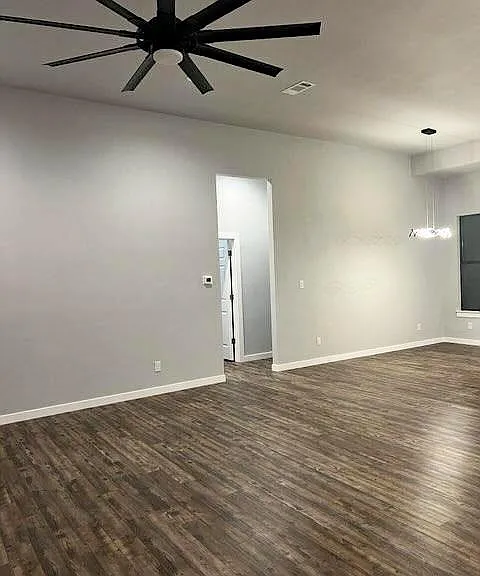 207 Laurel Ln — Photo 12