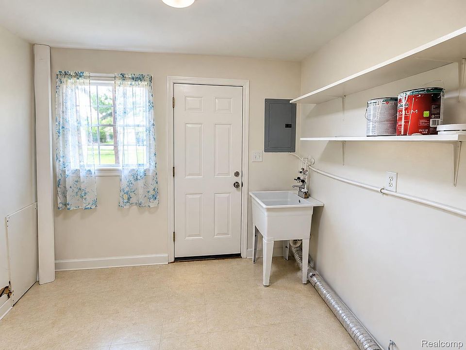6793 Prospect Ave, photo 13
