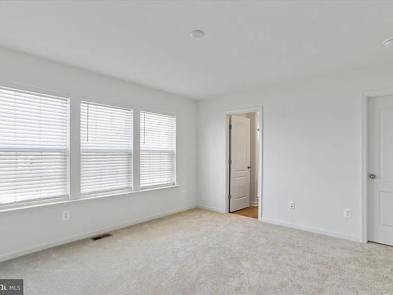 100 Stafford Pl — Photo 25