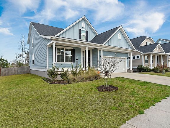 3rd image of 616 Black Pine Rd