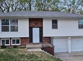 510 NE 76th St, Gladstone, MO 64118