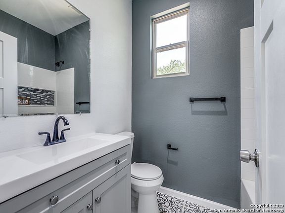 5th image of 1105 TORREON ST