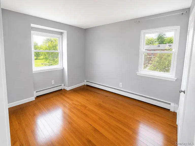 219 Chrystal Dr — Photo 14