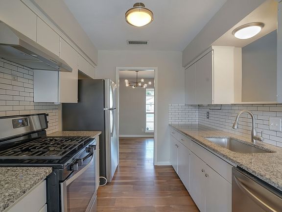 4th image of 10110 Aspen St