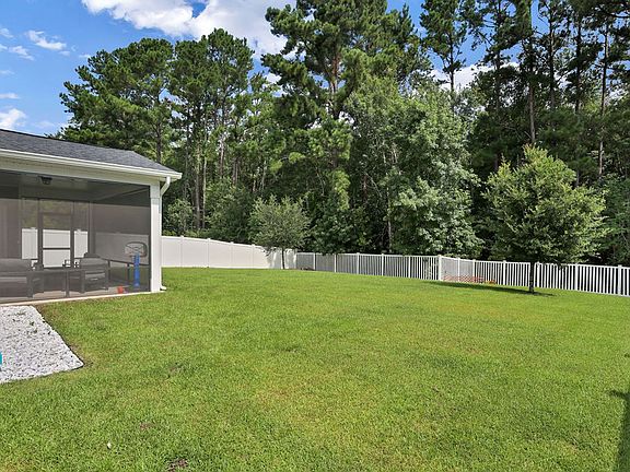 4th image of 118 Pickett Fence Ln