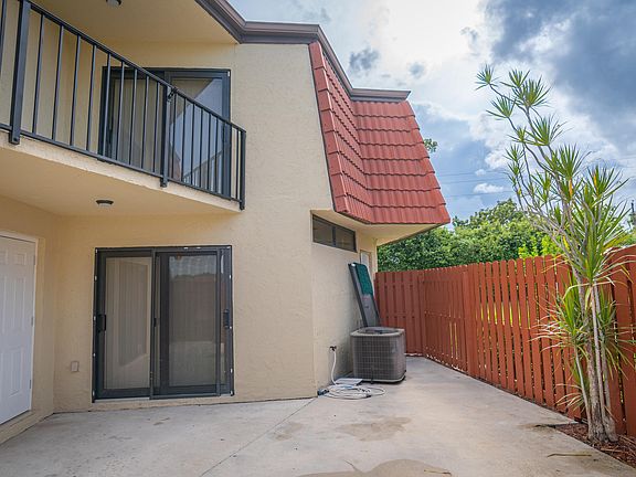 4th image of 3846 Victoria Dr