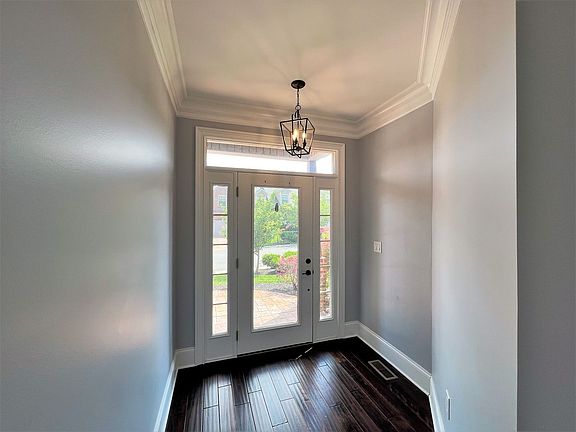 2nd image of 1121 Andalusian Way