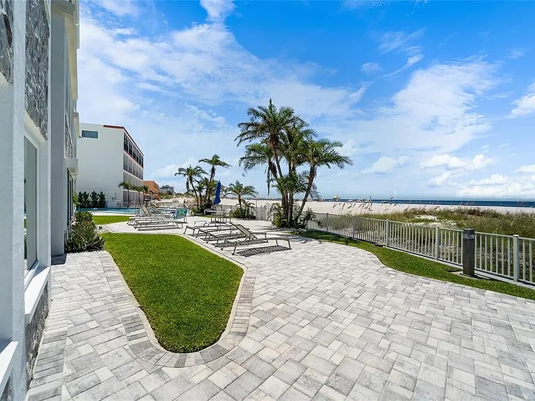 4950 Gulf Blvd #807 — Photo 10