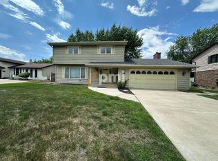 9604 Walnut Dr, Munster, IN 46321