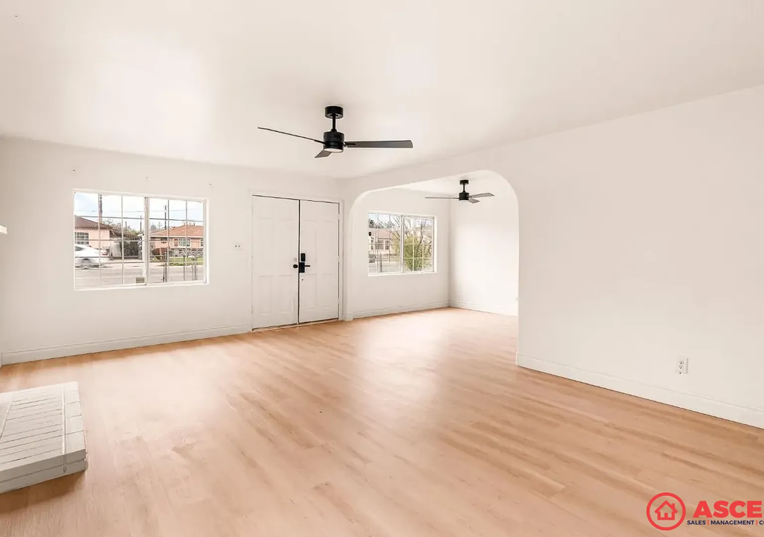 Spacious 3BR/1BA in Bakersfield (93304) 1,130 SQFT, Pet-Friendly! $1000 Move-In Special this mont... — Photo 3