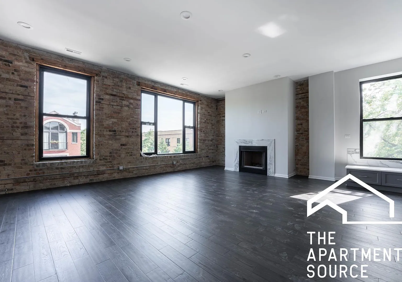 3 bed, 2000 sqft, $4,395 — Photo 2