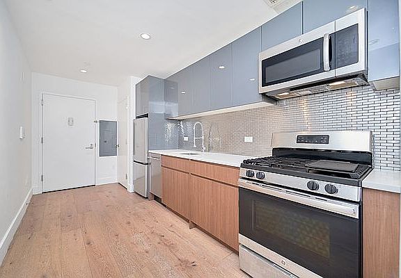 3rd image of 69 E 125th St APT 4G