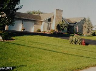1594 Marilyn Ct, Chambersburg, PA 17202