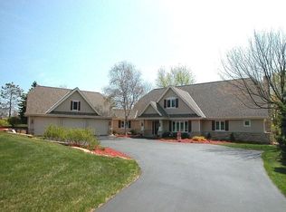 W356N5318 Lakeshore Dr, Oconomowoc, WI 53066